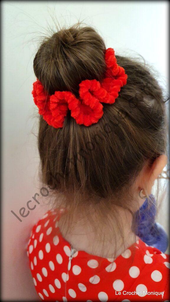 Háčkovaná gumička do vlasov