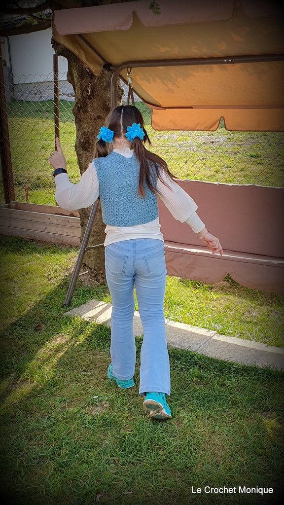 Háčkovaná vesta Lunaria