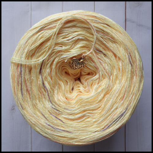 H304-banan-daffodil-desert