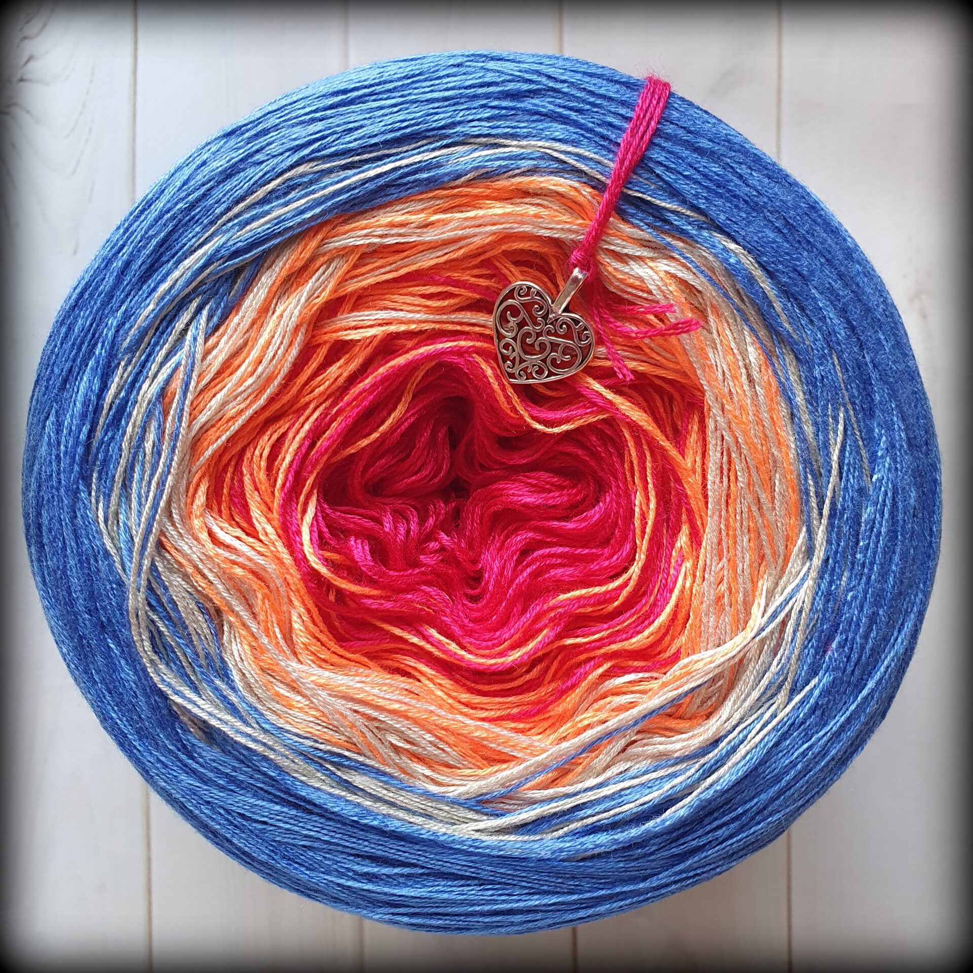 M417-magenta-tiger-lace-blue
