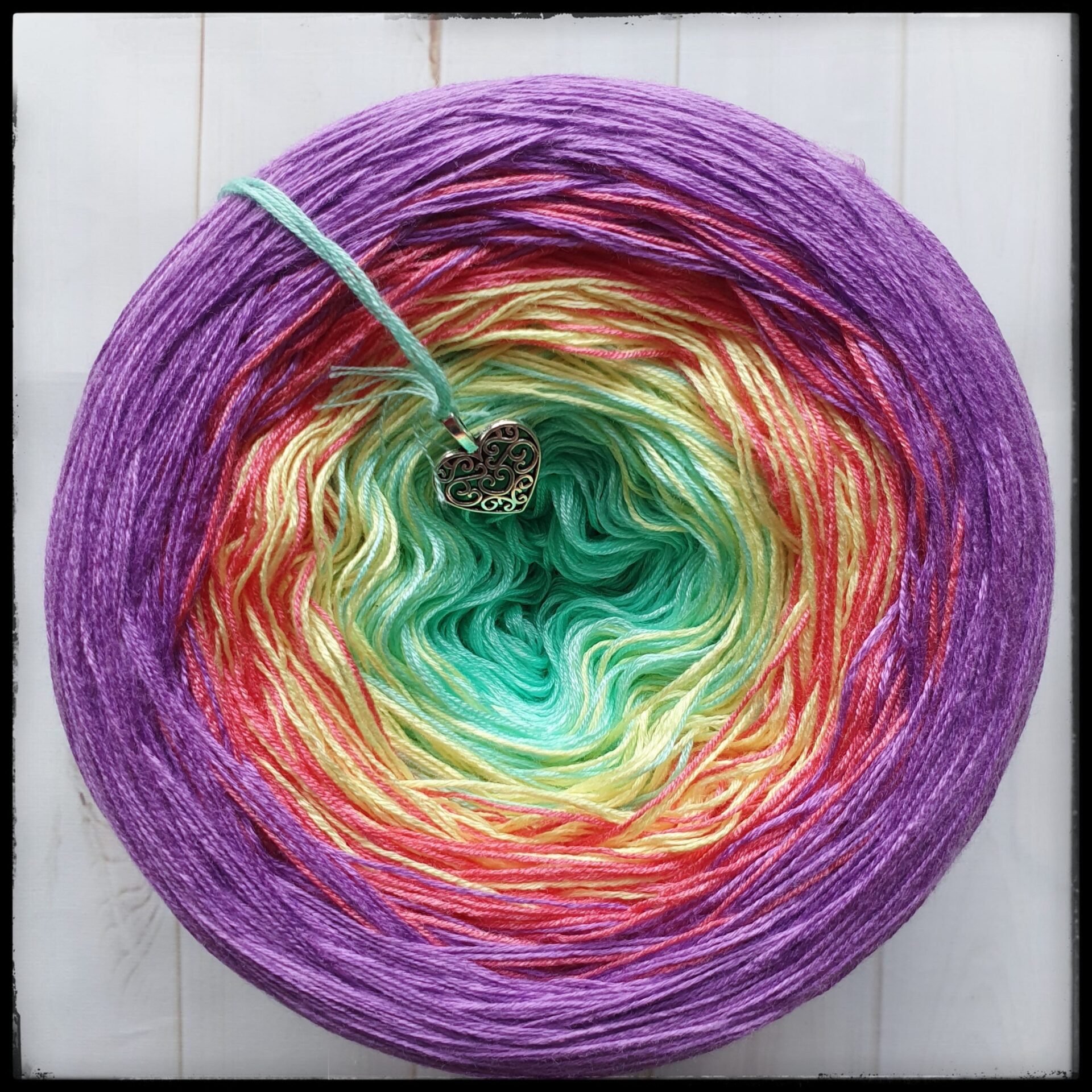 M418-mint-daffodil-rouge-lilac